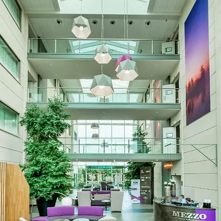 Mezzo Hotel&business Hotel