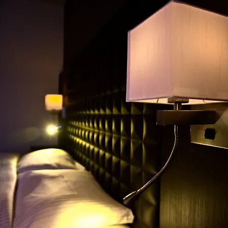 Mezzo Hotel&business Hotel
