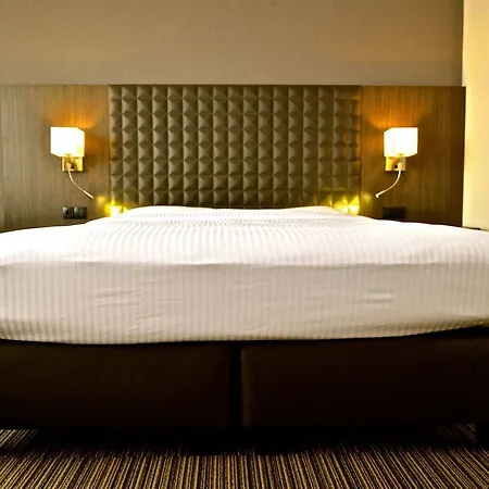 Mezzo & Business Hotel 3*