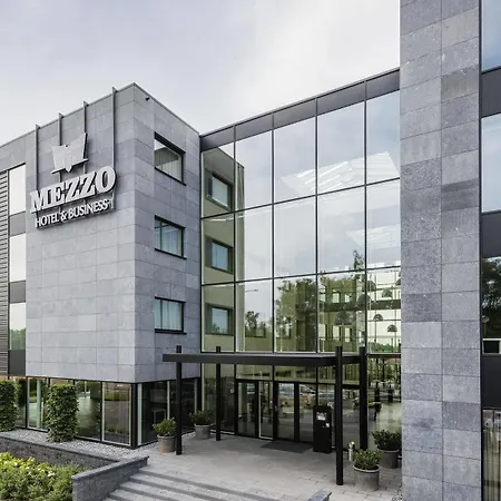 Hotel Mezzo & Business 3*